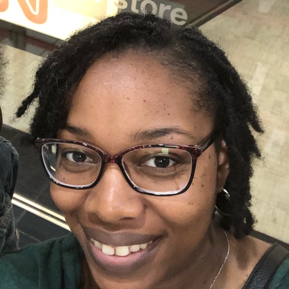 Meet your Posher, Tiffany - Picture 1 of 1